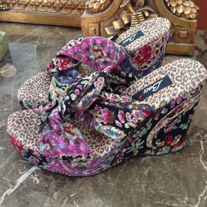 Tapestry Wedges - Super Comfortable - Size 8.5