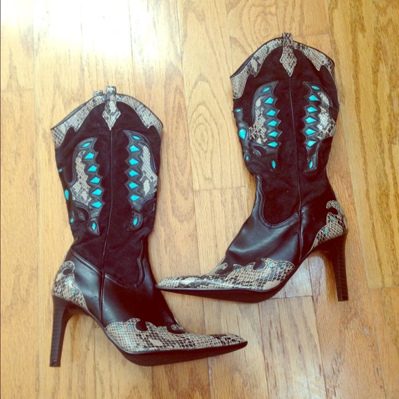 Trendy Cowboy Boot Inspired Pointy Boots - Size 8