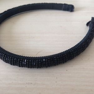 CLASSY BLACK BEADED HEADBAND