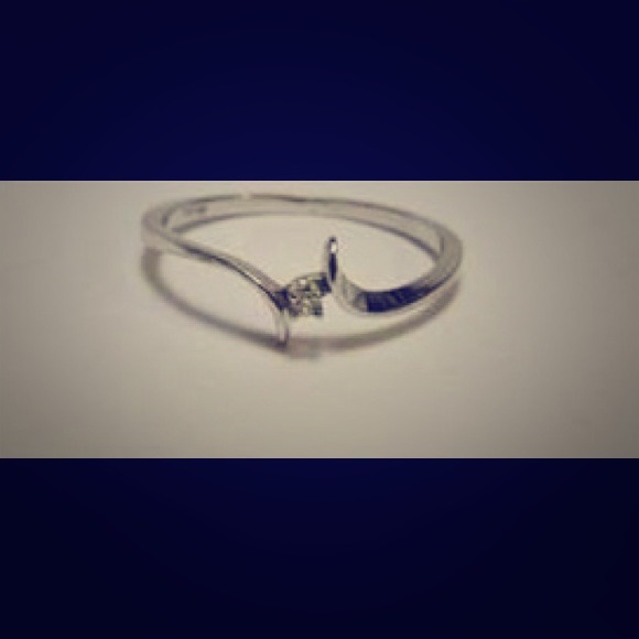 10k White Gold Ring