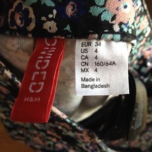 H&M Shorts - H&M High-Waist Floral Shorts H&M Shorts - H&M High-Waist Floral Shorts