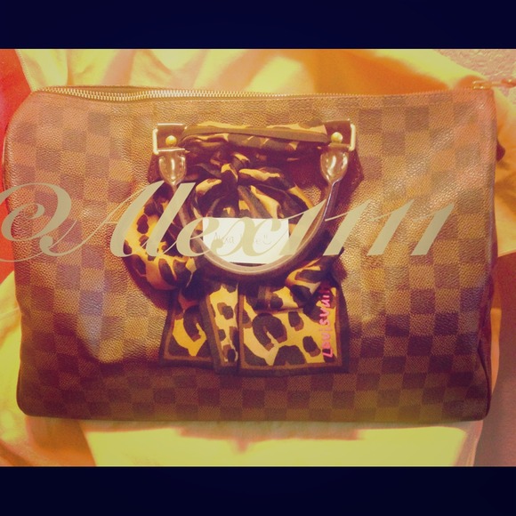 sold. Louis Vuitton Speedy 35