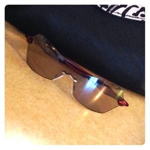 SOLD!!! Ladies Oakley sunglasses