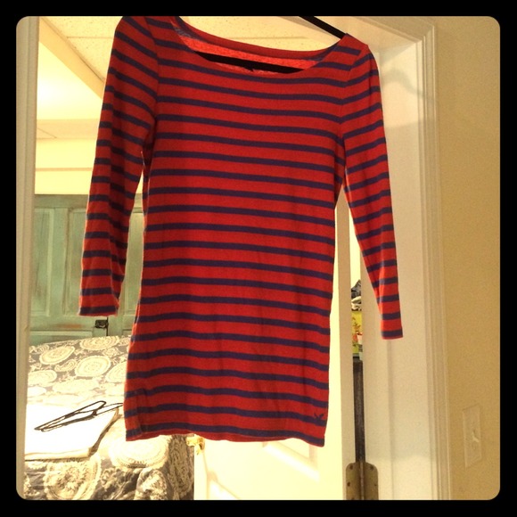 American Eagle quarter sleeve shirt