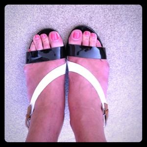 Kenneth Cole ReAction heals /wedge