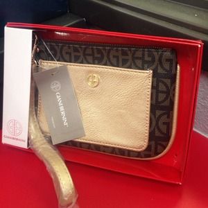Giani Bernini wristlet. Brown and gold.
