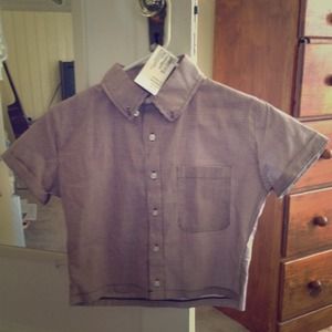 Cropped shirt sleeve button down shirt