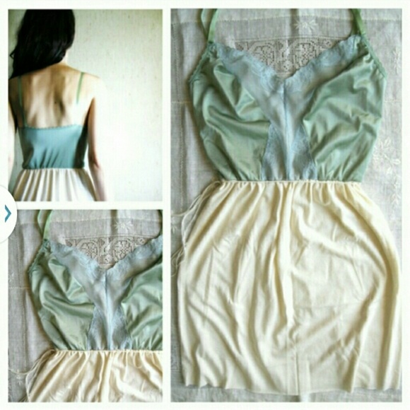 {tentative} Emerald & Lace Handmade Dress - Picture 3 of 3
