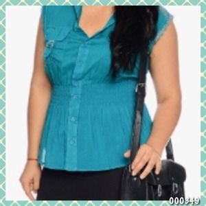 PLUS SIZE RUCHED BUTTON UP PREORDER