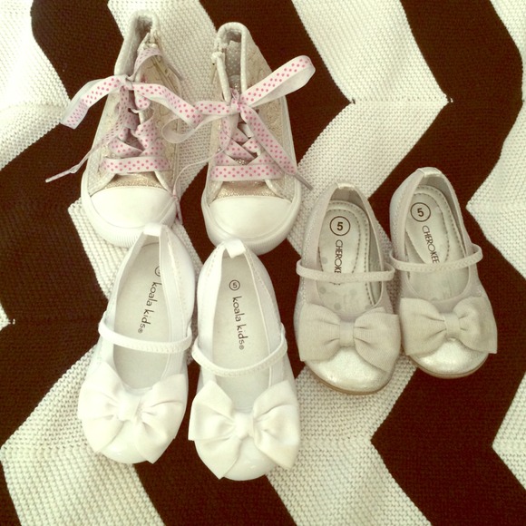 ❌SOLD❌ Lot of baby girl shoes. All size 5