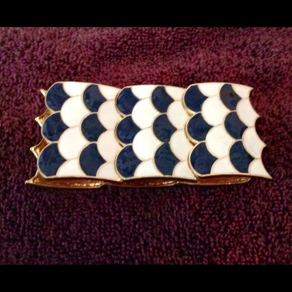 navy scalloped bracelet