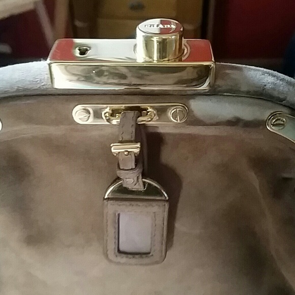 **SOLD** PRADA!!!!! - Picture 3 of 8