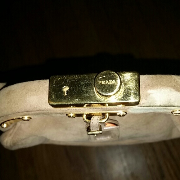 **SOLD** PRADA!!!!! - Picture 4 of 8