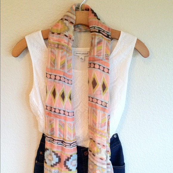 Urban Outfitters Tribal/Aztec scarf - Picture 3 of 3