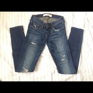 Abercrombie & Fitch Distressed jeans