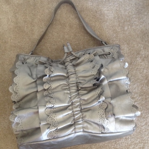Jessica Simpson big handbag