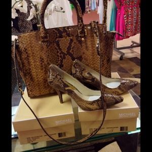 Micheal Kors Selma pyhton sachel /matching pumps