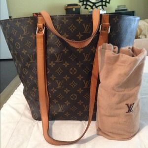 🎈HP🎈💯%Authentic Louis Vuitton Sac Shopper Tote