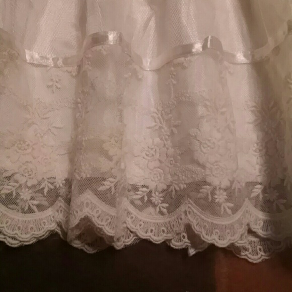 Vintage looking lace skirt - Picture 2 of 4