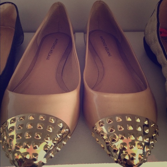 Reduced!!New never worn Antonio melani nude flats