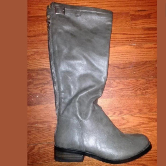 Arden B Knee High Boots. Never worn. Size 8.5