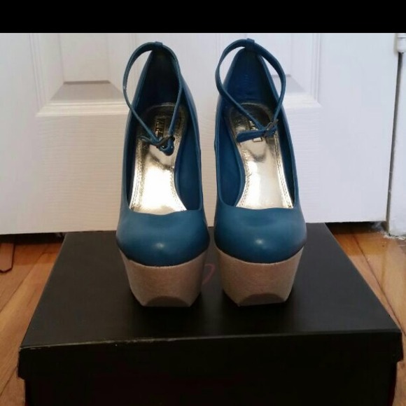 Wild pair pumps