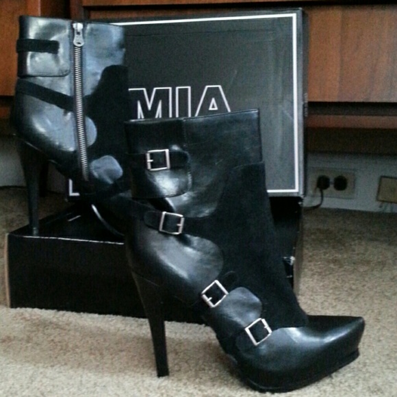 Black Leather & Suede Ankle Boot - Picture 1 of 3