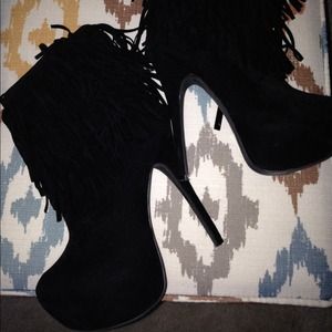 Black Bootie with Fringes🔴price reduced 🔴
