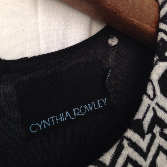 ❌SOLD❌Cynthia Rowley graphic print swirl dress - Picture 4 of 4