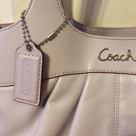 Reduced✂️Coach Lavender Lexi Handbag - Picture 3 of 8