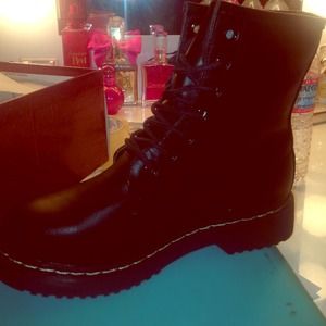 **BUNDLE*** Combat boots with nude palette