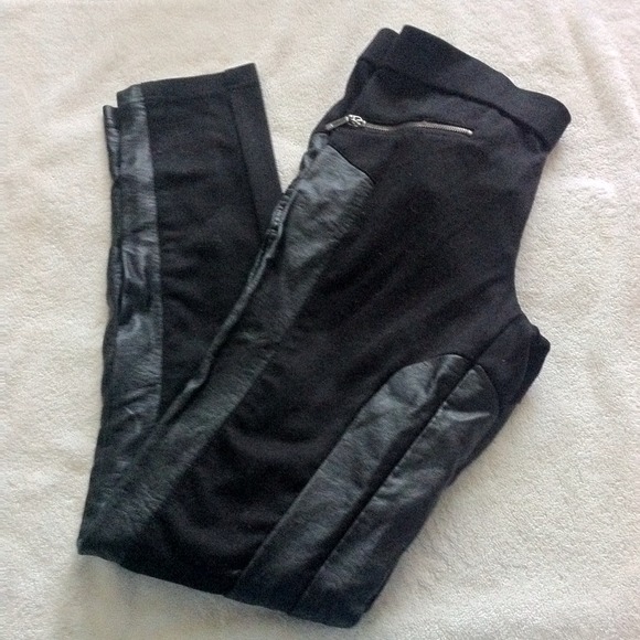 Black legging with faux leather