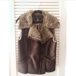 Suede and faux fur vest