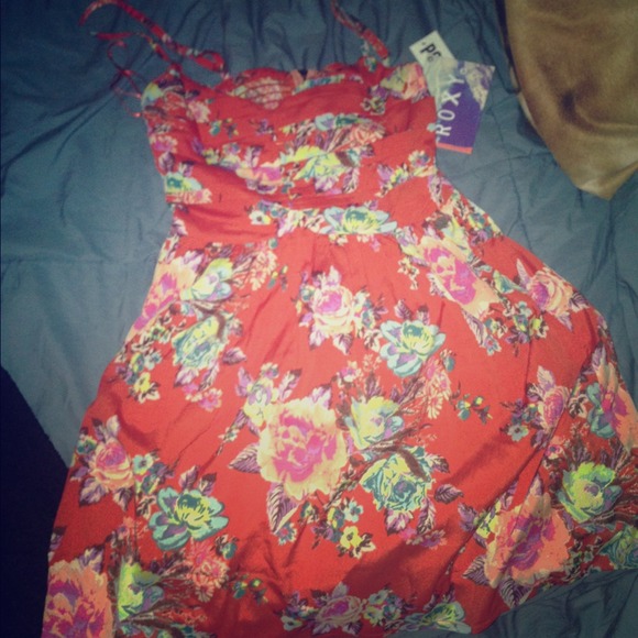 Roxy shoreline dress. Color: tomato-6.