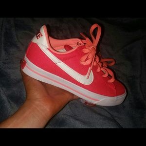 Pink, coral, and white nikes size 6.5 brand new