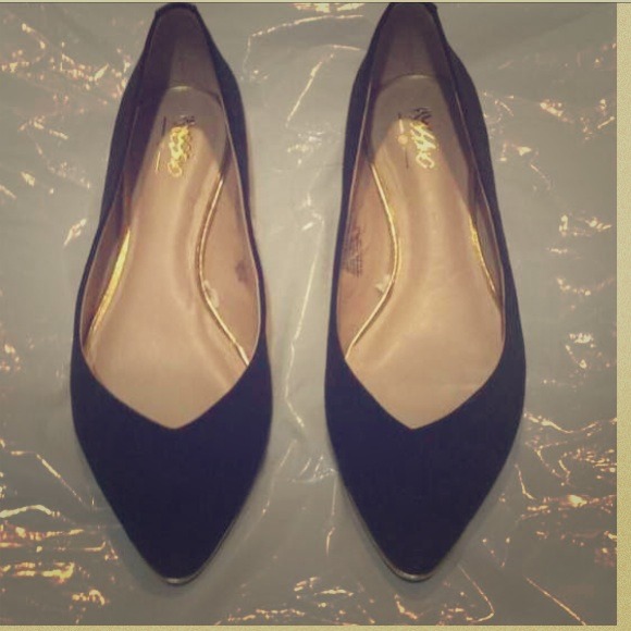Black flats and forever 21 flats bundle