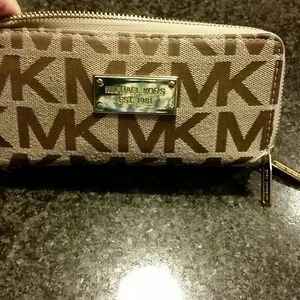 Michael kors wallet