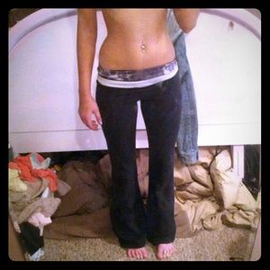 Lululemon yoga pants size 4