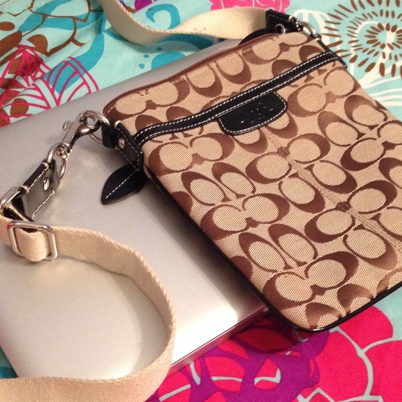 COACH OVER THE SHOULDER BUNDLE