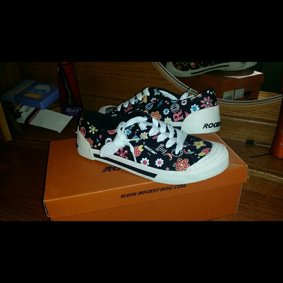 NEW! Rocket Dog size 7.