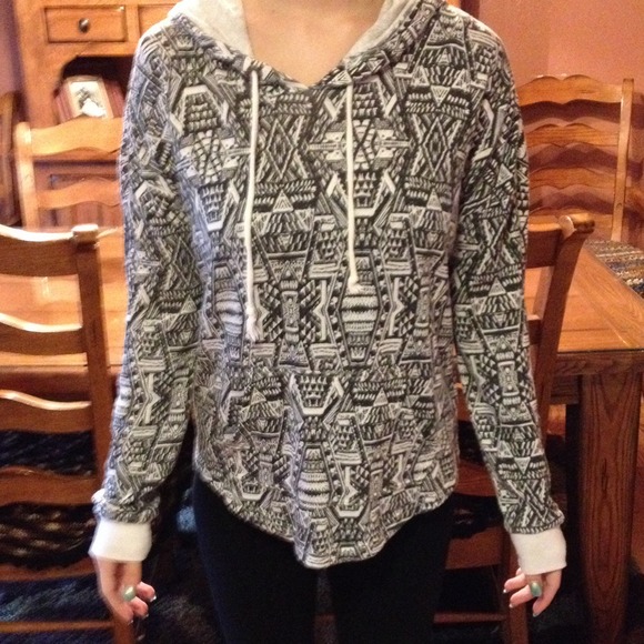 Aztec Print Sweatshirt