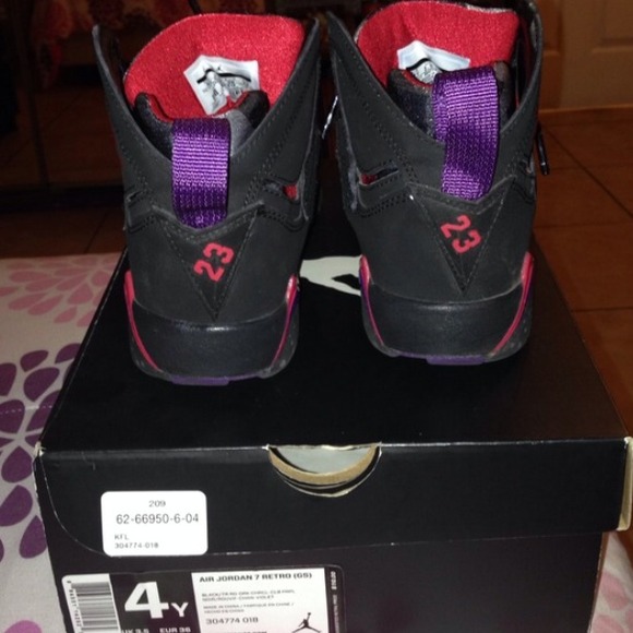 ✋✋SOLD✋✋ - Picture 2 of 3