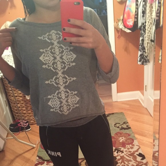 Tribal sweater - Picture 2 of 3