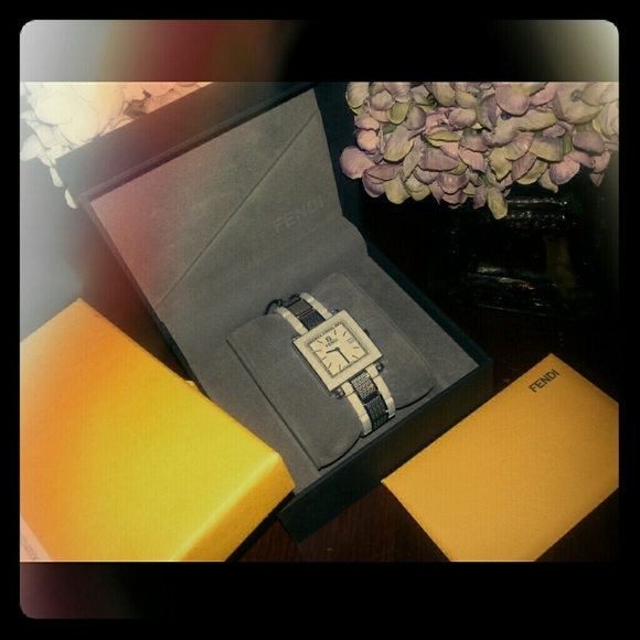 FENDI!! Diamond Fendi Ladies watch - Picture 1 of 4