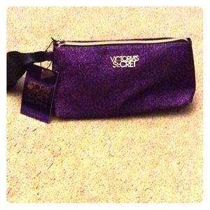 SALE ❗️❗️Victoria's Secret wristlet or makeup bag