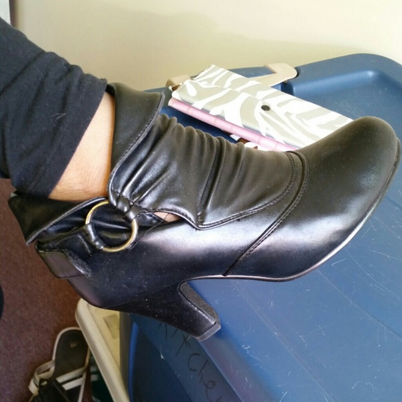 Black Scrunch bootie