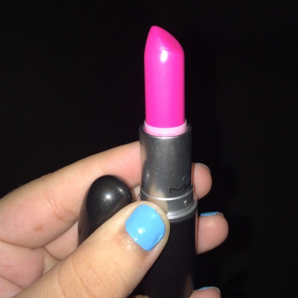 Mac happy go lucky lipstick