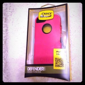 New Otter Box Defender for iPhone 5.