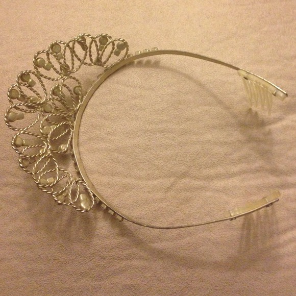 Tiara - Picture 3 of 3