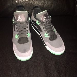 Jordan Green Glow 4's